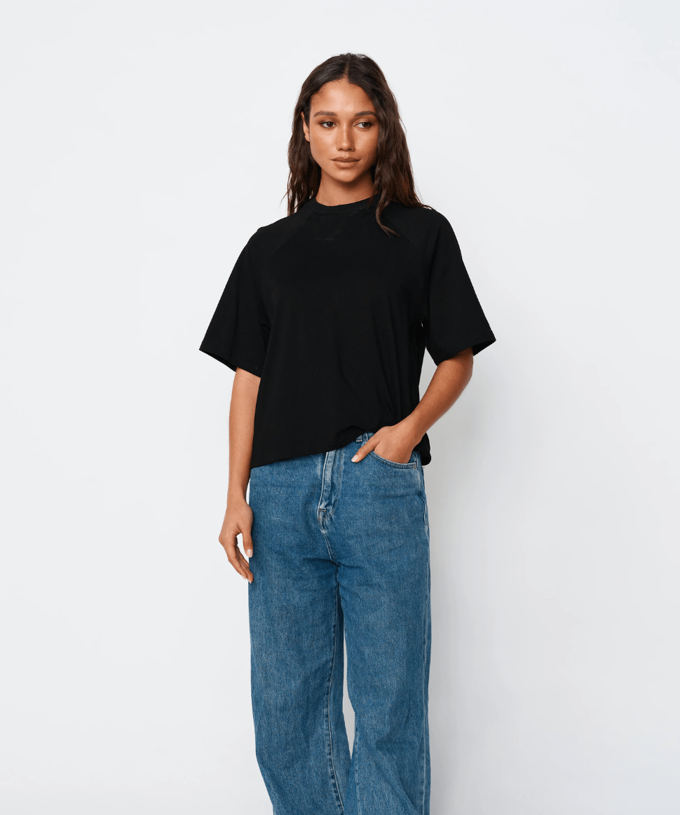 Classique Box-Cut Breastfeeding Tee - Black Apéro Maternity and Nursing Preggi Central Maternity Shop