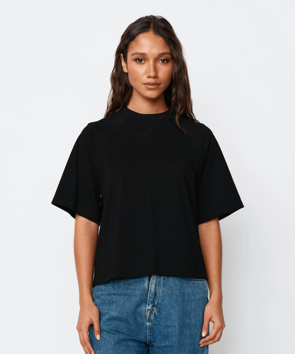 Classique Box-Cut Breastfeeding Tee - Black Apéro Maternity and Nursing Preggi Central Maternity Shop